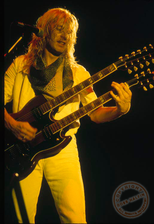 Steve Clark playing guitar live